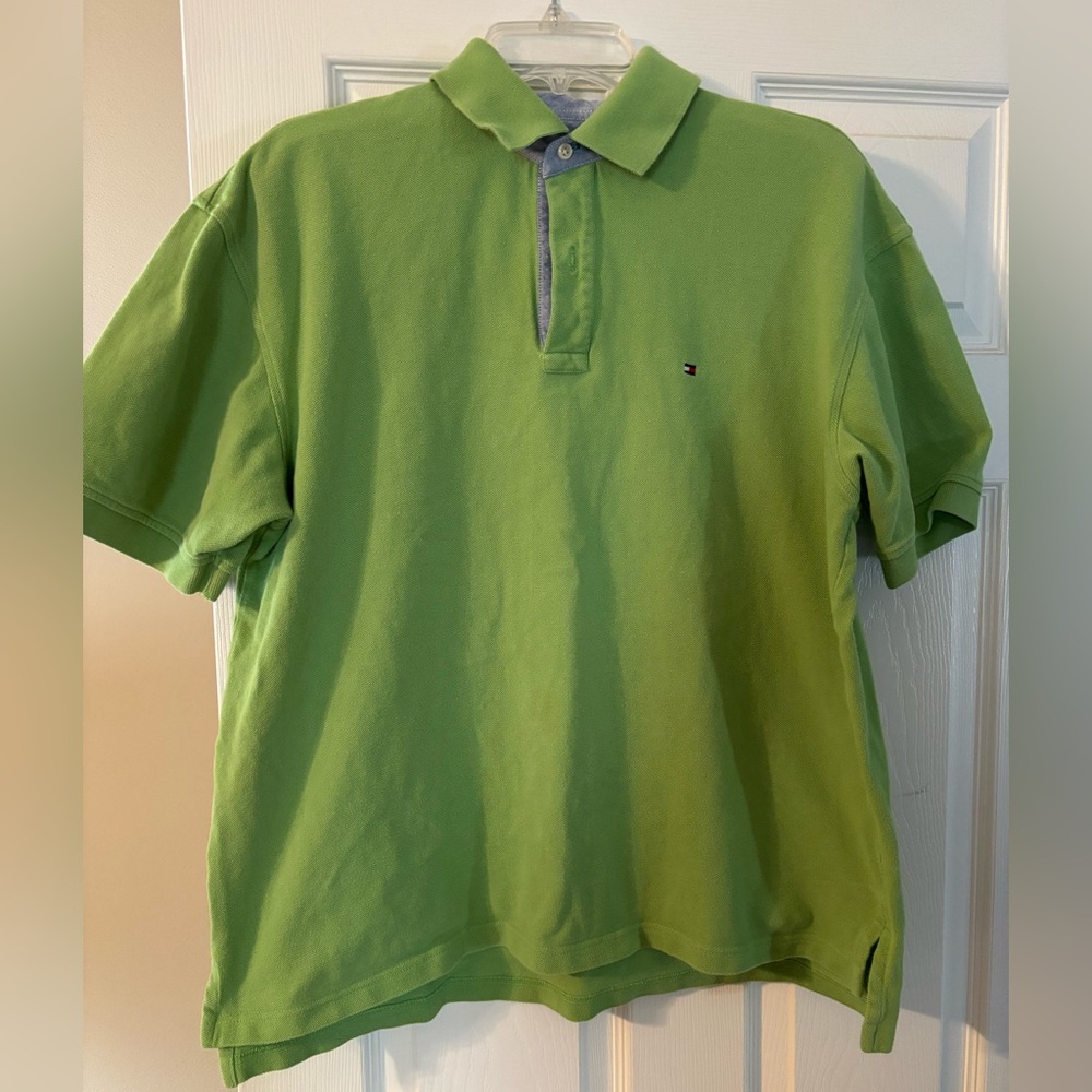 Great condition. Lime green Tommy Hilfiger knit polo shirt. Size L.